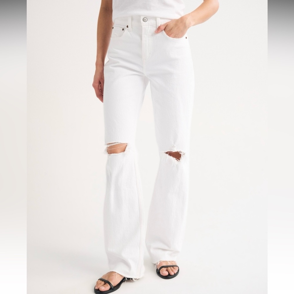 Abercrombie & Fitch 90’s Straight Ultra High Rise White Jeans